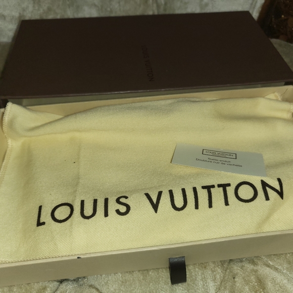 (SOLD)Authentic Louis Vuitton Azur Insolite wallet - Picture 9 of 16